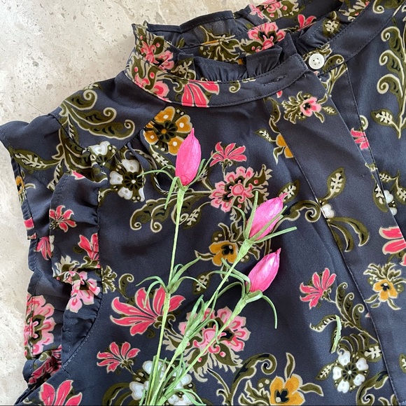 Gray Floral Ruffled Top - Picture 4 of 8